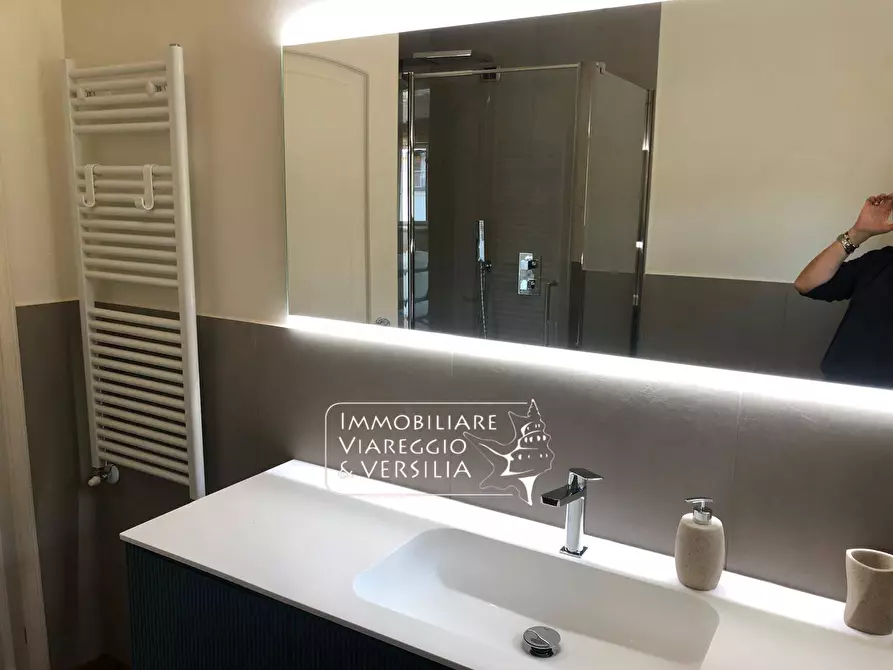 Immagine 24 di Attico in affitto  in via Mentana a Viareggio