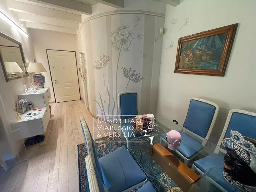 Immagine 4 di Appartamento in vendita  in via delle tre fontane a Massarosa