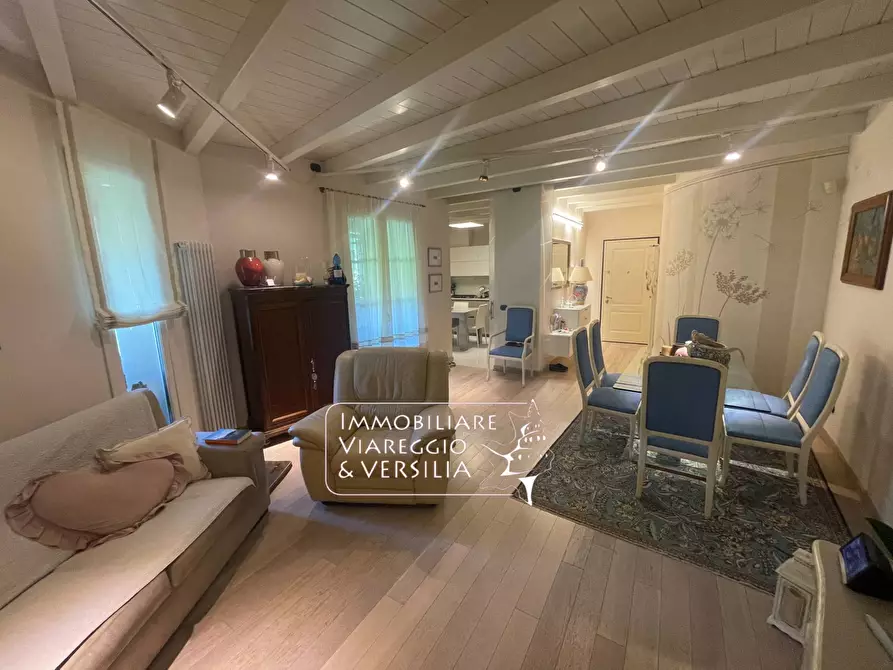 Immagine 13 di Appartamento in vendita  in via delle tre fontane a Massarosa