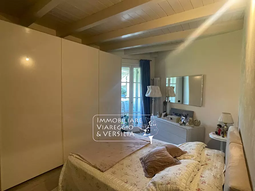 Immagine 14 di Appartamento in vendita  in via delle tre fontane a Massarosa