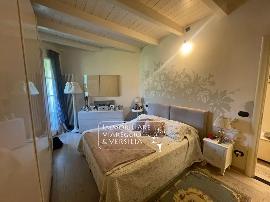 Immagine 15 di Appartamento in vendita  in via delle tre fontane a Massarosa