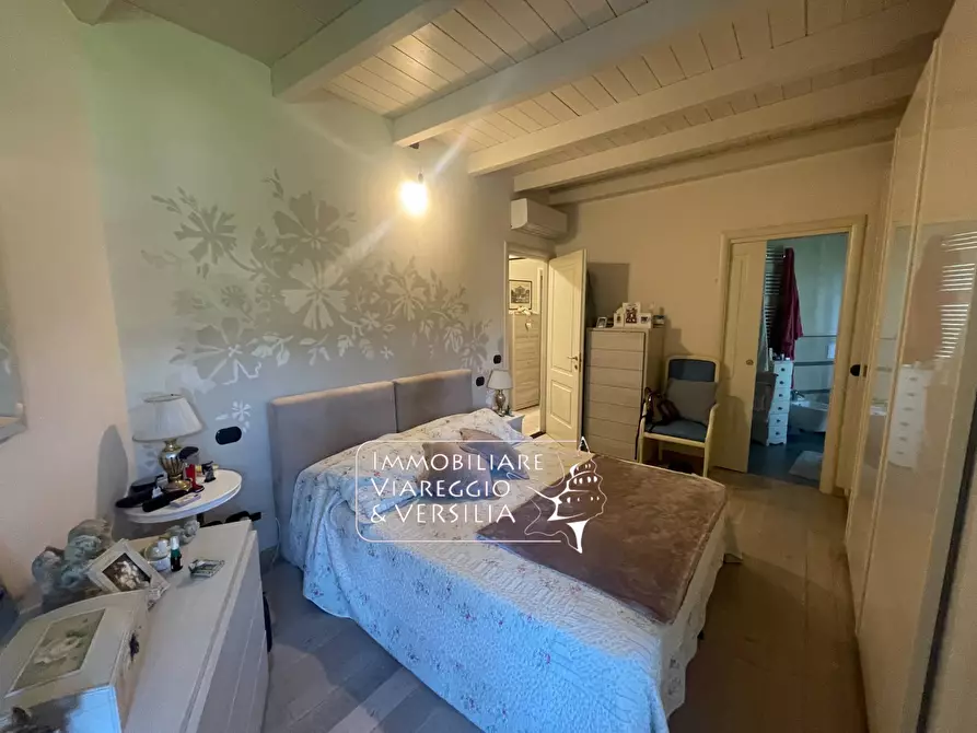 Immagine 16 di Appartamento in vendita  in via delle tre fontane a Massarosa