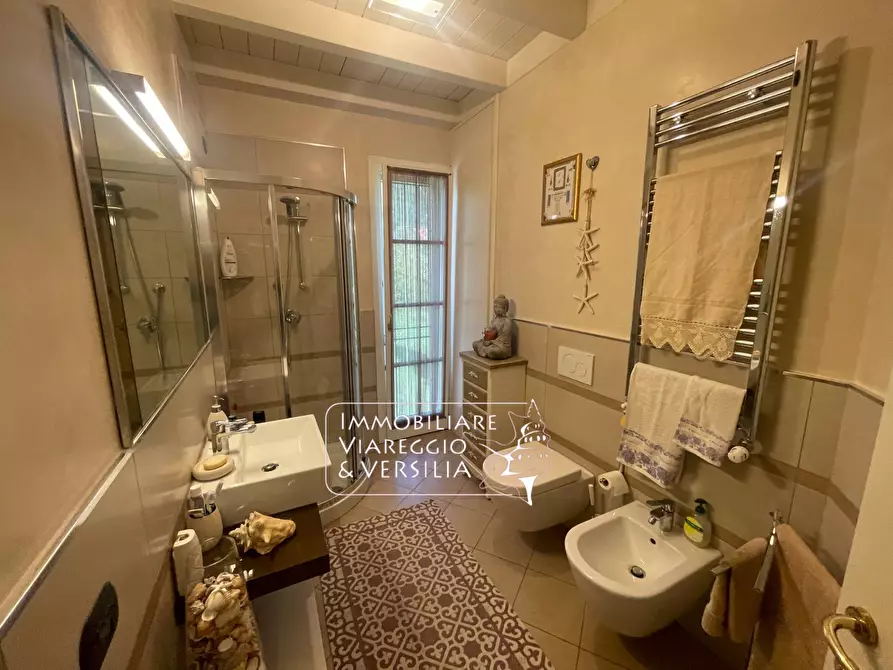 Immagine 21 di Appartamento in vendita  in via delle tre fontane a Massarosa