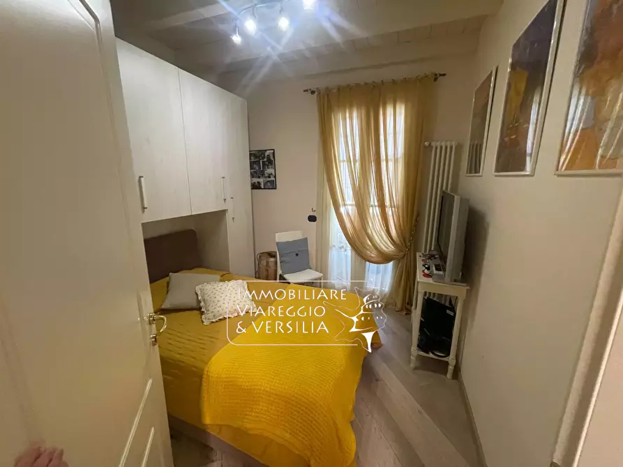 Immagine 22 di Appartamento in vendita  in via delle tre fontane a Massarosa