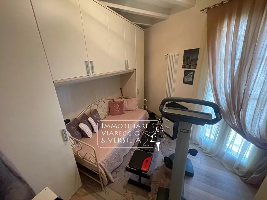 Immagine 24 di Appartamento in vendita  in via delle tre fontane a Massarosa