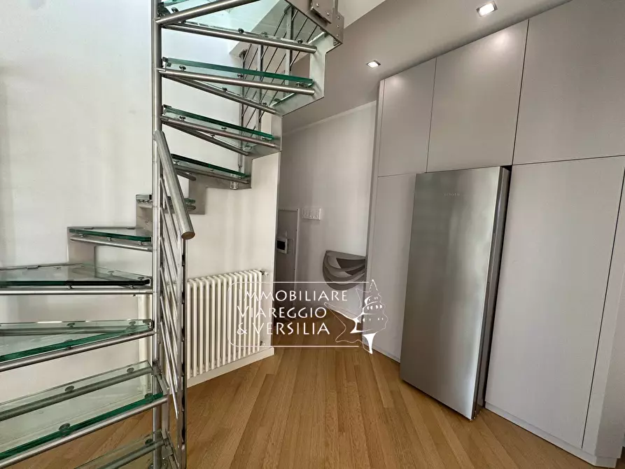 Immagine 28 di Attico in vendita  in viale Giosue Carducci a Viareggio