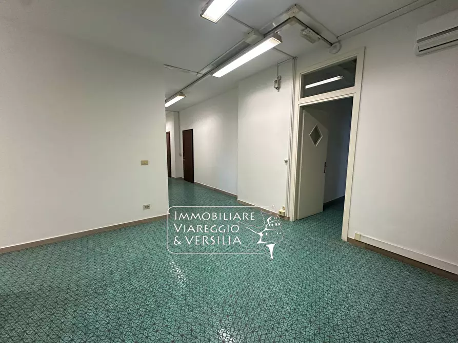 Immagine 9 di Capannone industriale in affitto  in via Vespucci a Viareggio