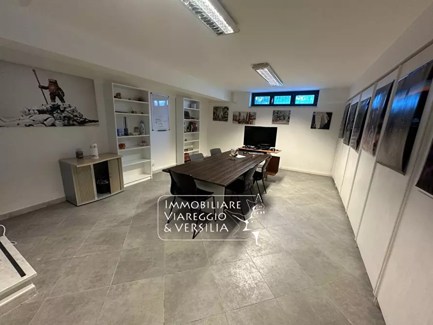 Immagine 17 di Capannone industriale in affitto  in via Italica a Camaiore