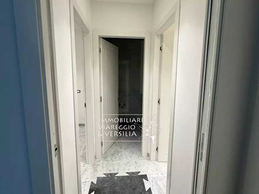 Immagine 7 di Appartamento in vendita  in via Digione a Viareggio