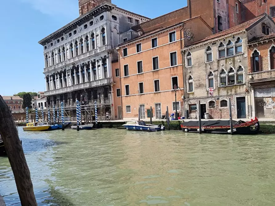 Immagine 1 di Appartamento in vendita  in Salizada S. Geremia a Venezia