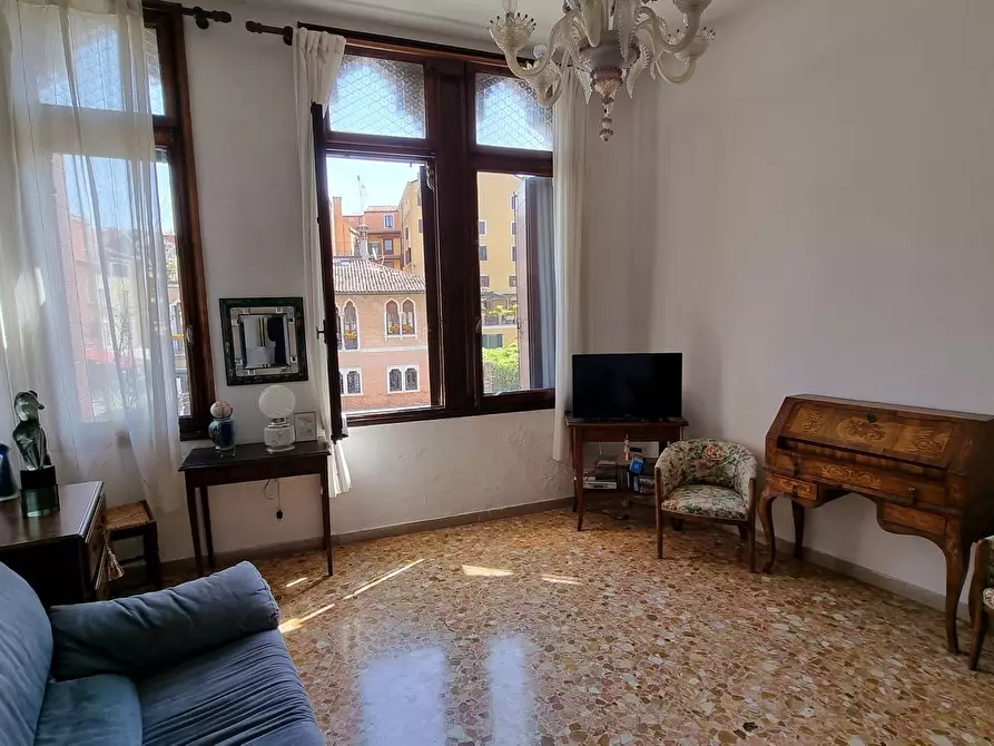 Immagine 5 di Appartamento in vendita  in Salizada S. Geremia a Venezia