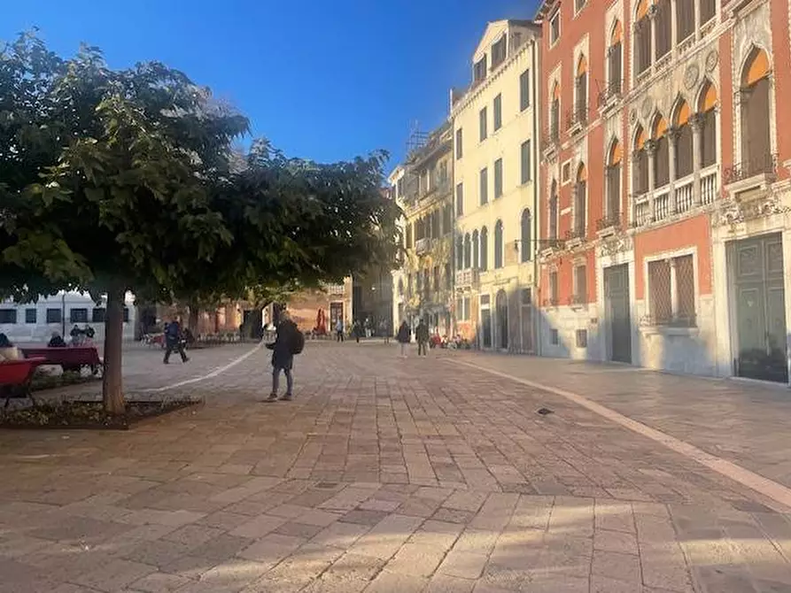 Immagine 3 di Appartamento in vendita  in Campo San Polo a Venezia