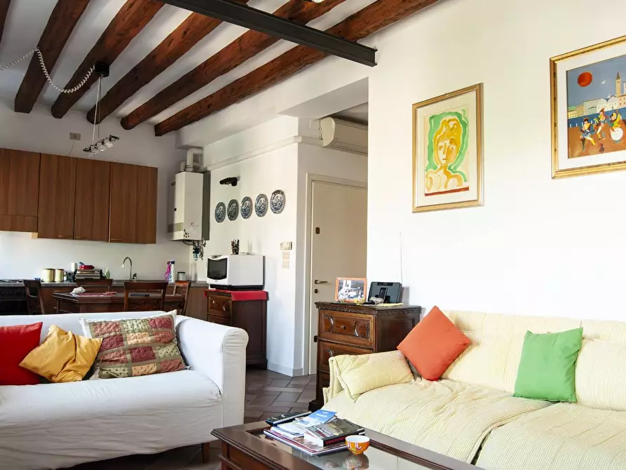 Immagine 6 di Appartamento in vendita  in Campo San Polo a Venezia