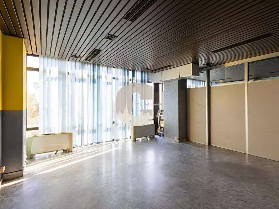 Immagine 21 di Ufficio in vendita  in svizzera a Torino