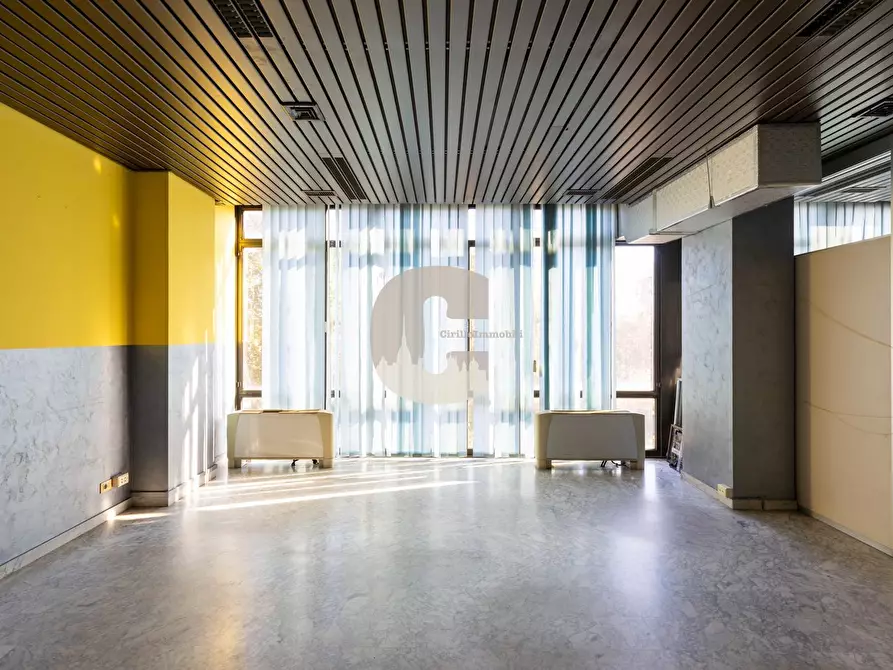 Immagine 20 di Ufficio in vendita  in svizzera a Torino