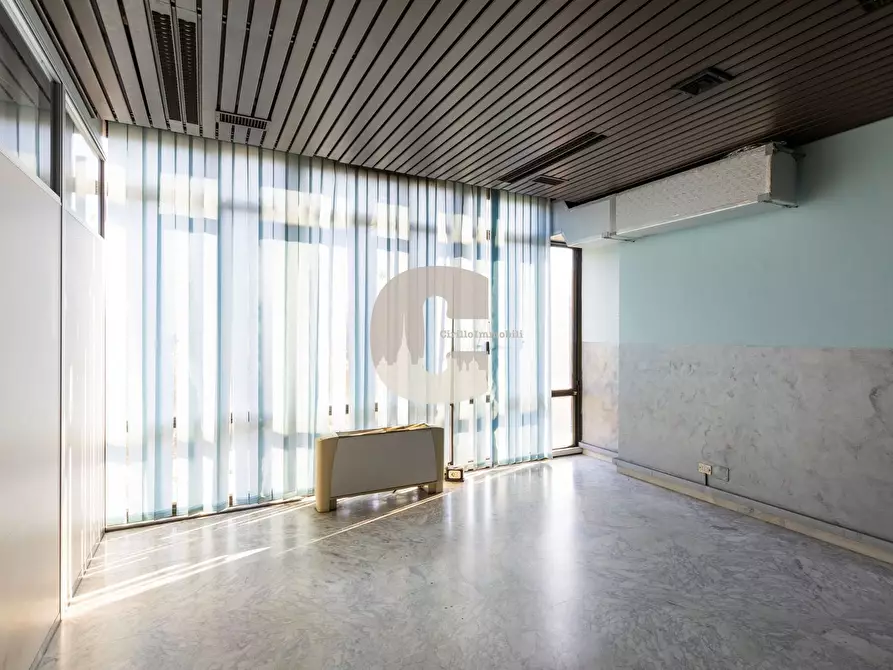 Immagine 24 di Ufficio in vendita  in svizzera a Torino