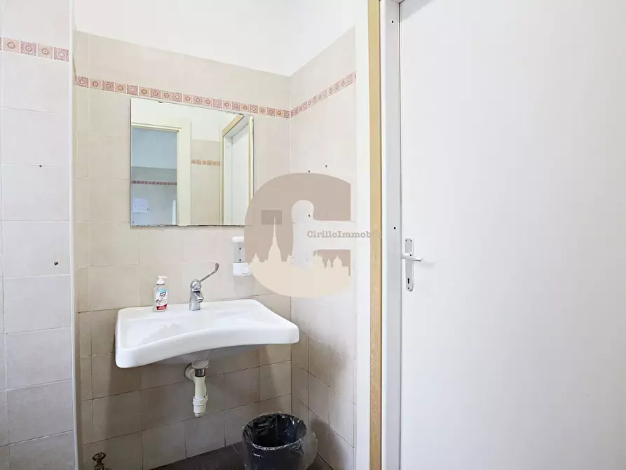 Immagine 4 di Locale commerciale in vendita  in chieti a Torino