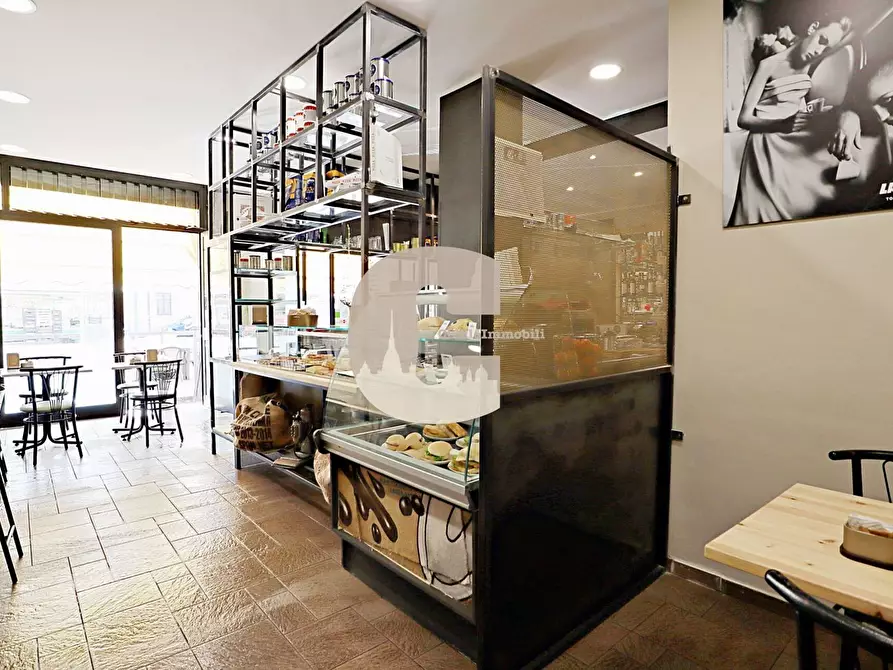 Immagine 8 di Locale commerciale in vendita  in chieti a Torino