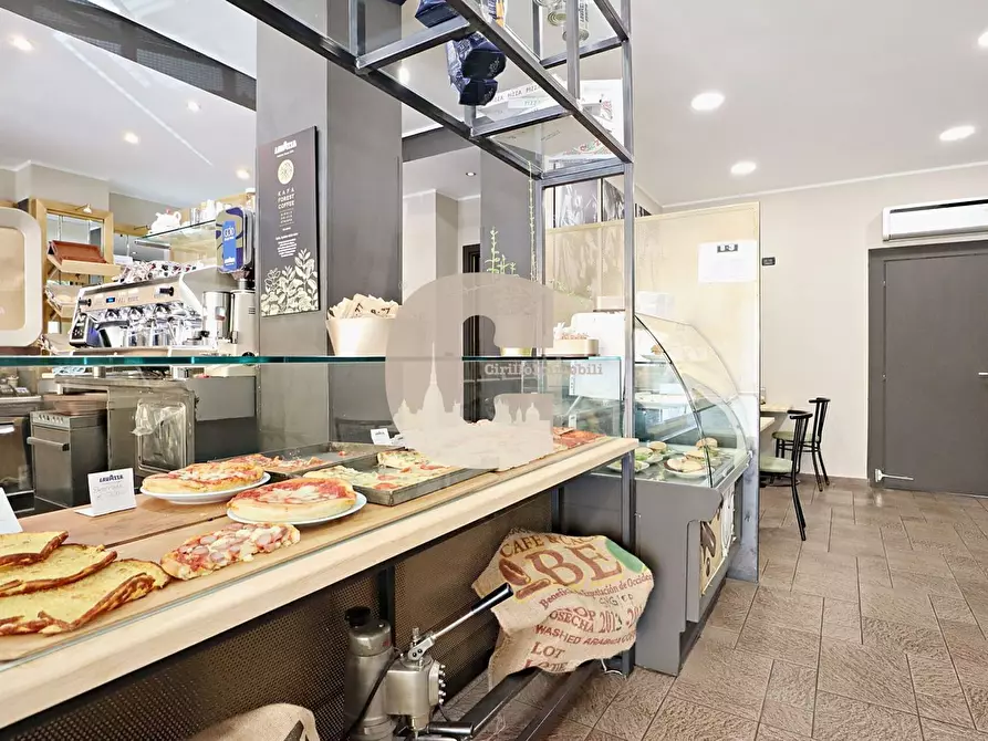 Immagine 7 di Locale commerciale in vendita  in chieti a Torino