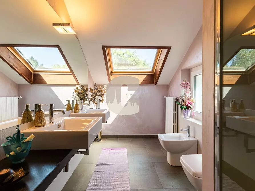 Immagine 23 di Appartamento in vendita  in Strada Val Salice a Torino