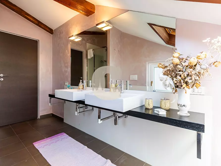 Immagine 25 di Appartamento in vendita  in Strada Val Salice a Torino