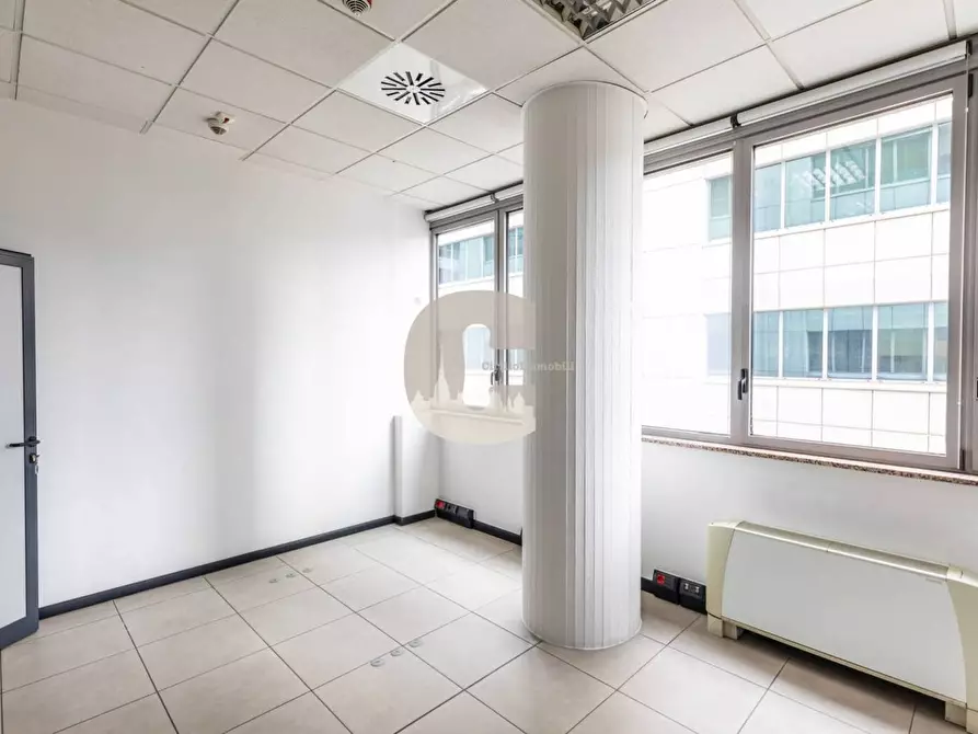 Immagine 9 di Ufficio in vendita  in del Drosso a Torino