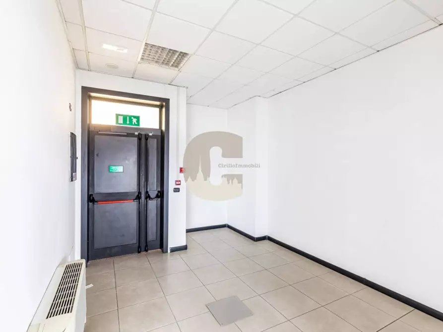 Immagine 11 di Ufficio in vendita  in del Drosso a Torino