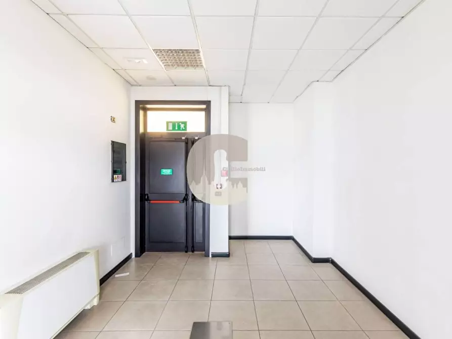 Immagine 12 di Ufficio in vendita  in del Drosso a Torino