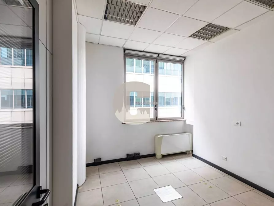Immagine 13 di Ufficio in vendita  in del Drosso a Torino