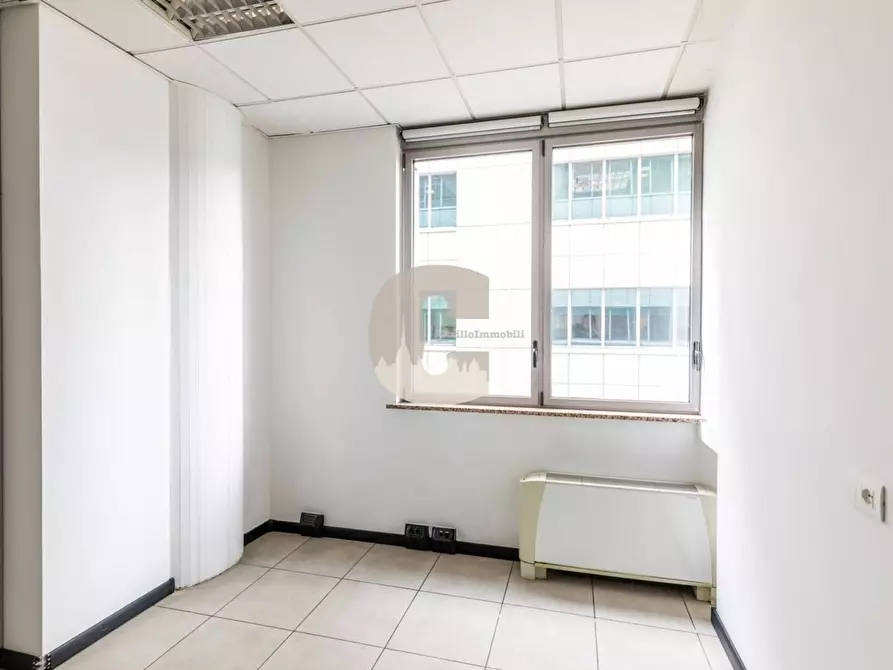 Immagine 14 di Ufficio in vendita  in del Drosso a Torino