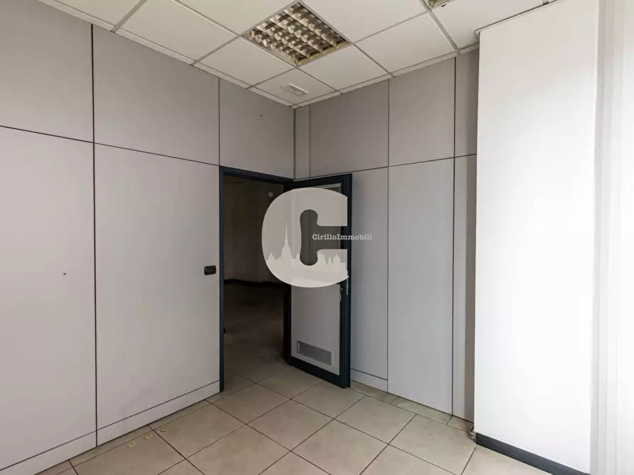 Immagine 15 di Ufficio in vendita  in del Drosso a Torino