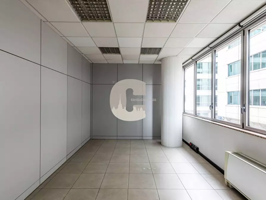 Immagine 17 di Ufficio in vendita  in del Drosso a Torino