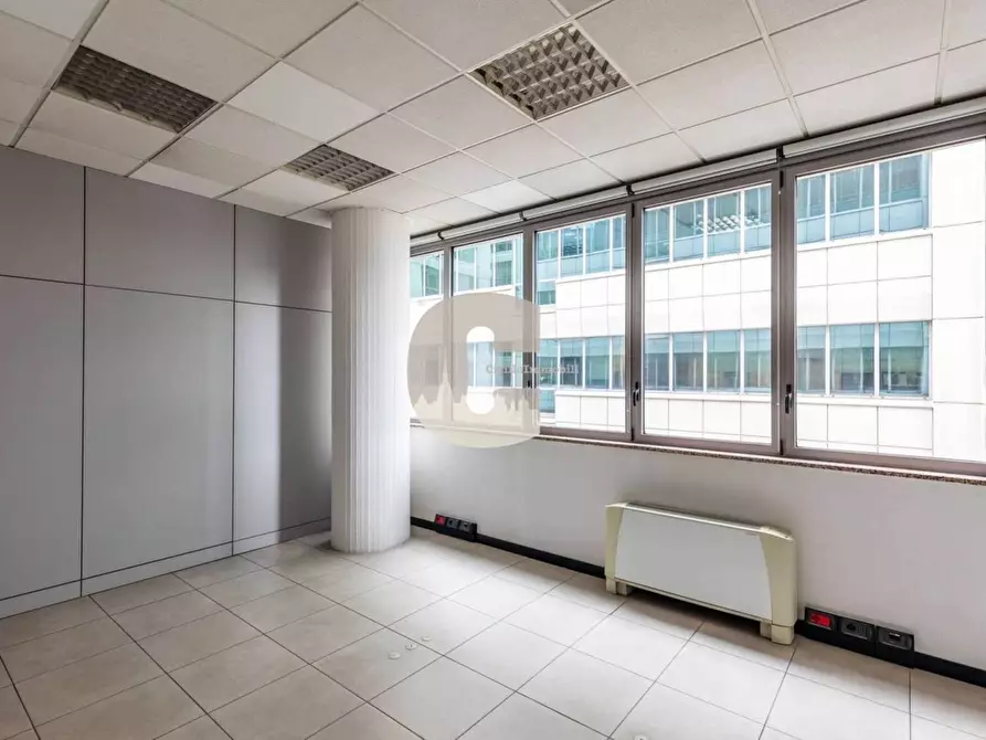 Immagine 16 di Ufficio in vendita  in del Drosso a Torino