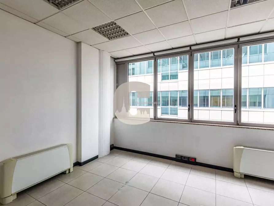 Immagine 20 di Ufficio in vendita  in del Drosso a Torino