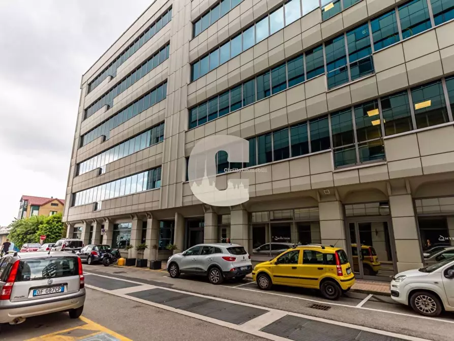 Immagine 30 di Ufficio in vendita  in del Drosso a Torino