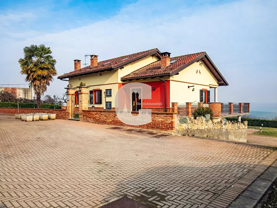 Immagine 1 di Palazzo in vendita  in case sparese a Castelnuovo Don Bosco