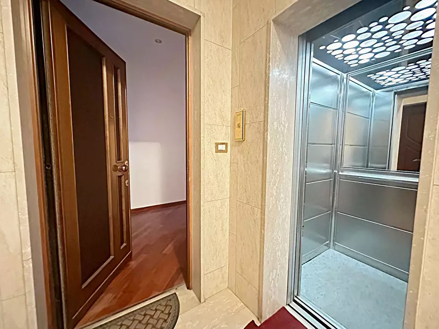 Immagine 7 di Appartamento in vendita  in alcide de gasperi a Foggia