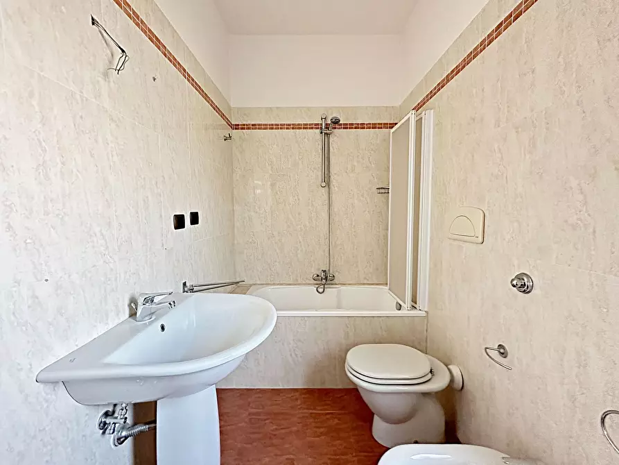 Immagine 14 di Appartamento in vendita  in alcide de gasperi a Foggia