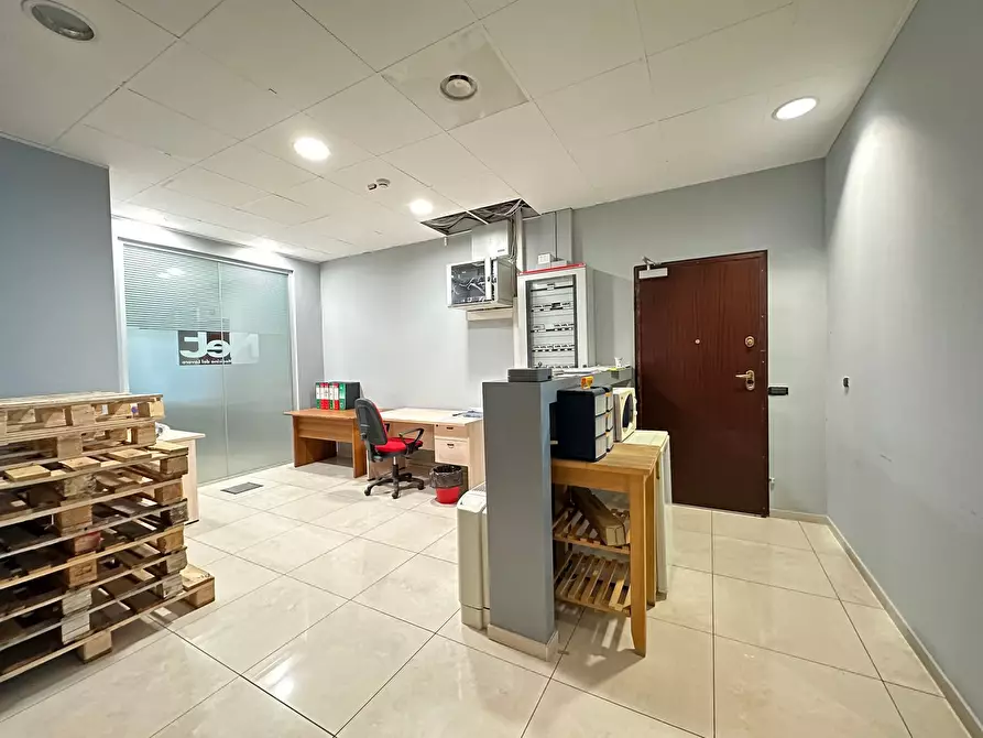 Immagine 9 di Ufficio in affitto  in ippolito nievo a Torino