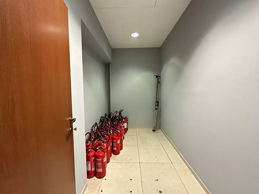 Immagine 12 di Ufficio in affitto  in ippolito nievo a Torino