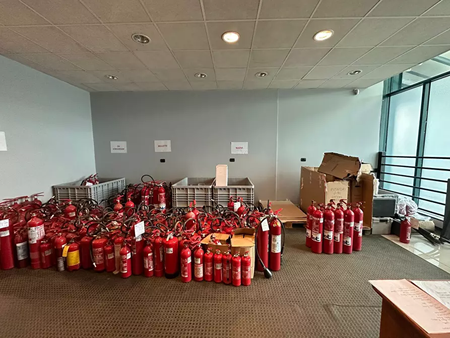 Immagine 16 di Ufficio in affitto  in ippolito nievo a Torino