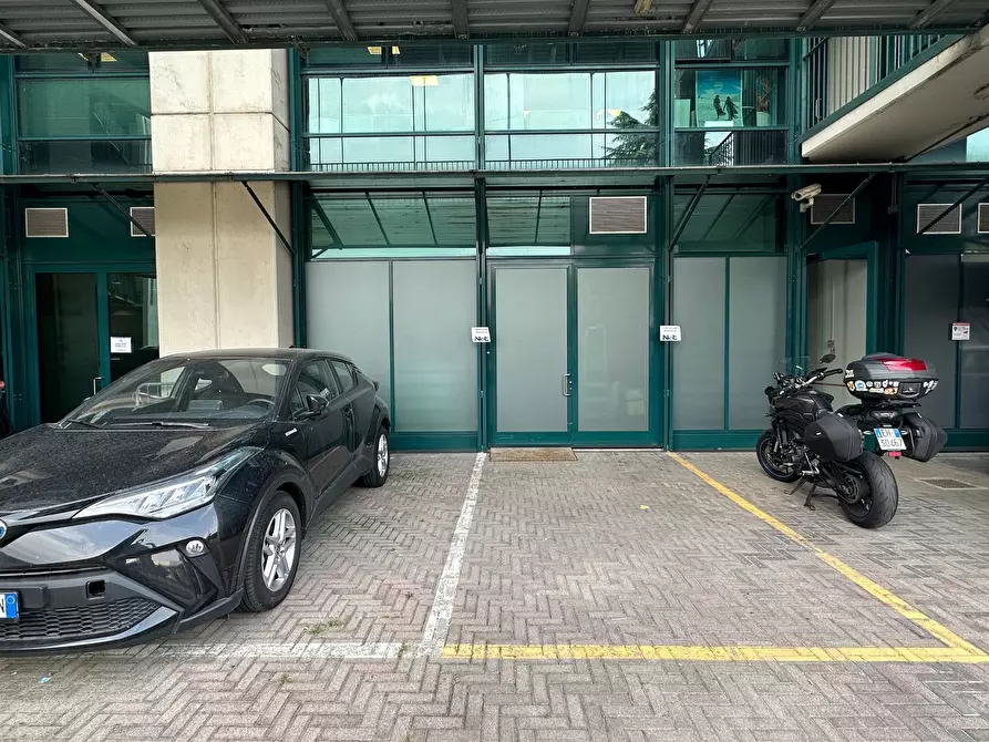 Immagine 18 di Ufficio in affitto  in ippolito nievo a Torino