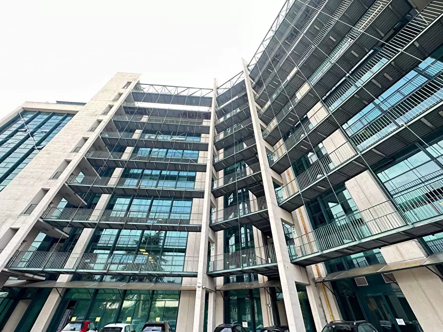 Immagine 19 di Ufficio in affitto  in ippolito nievo a Torino