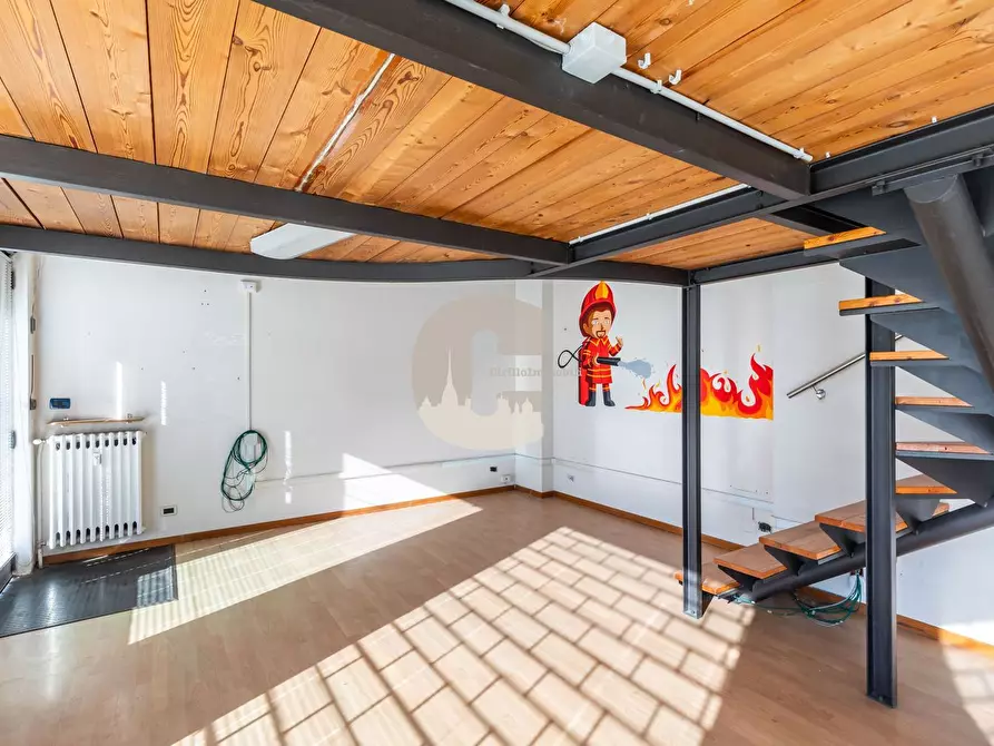 Immagine 11 di Locale commerciale in vendita  in vittorio veneto a Nichelino