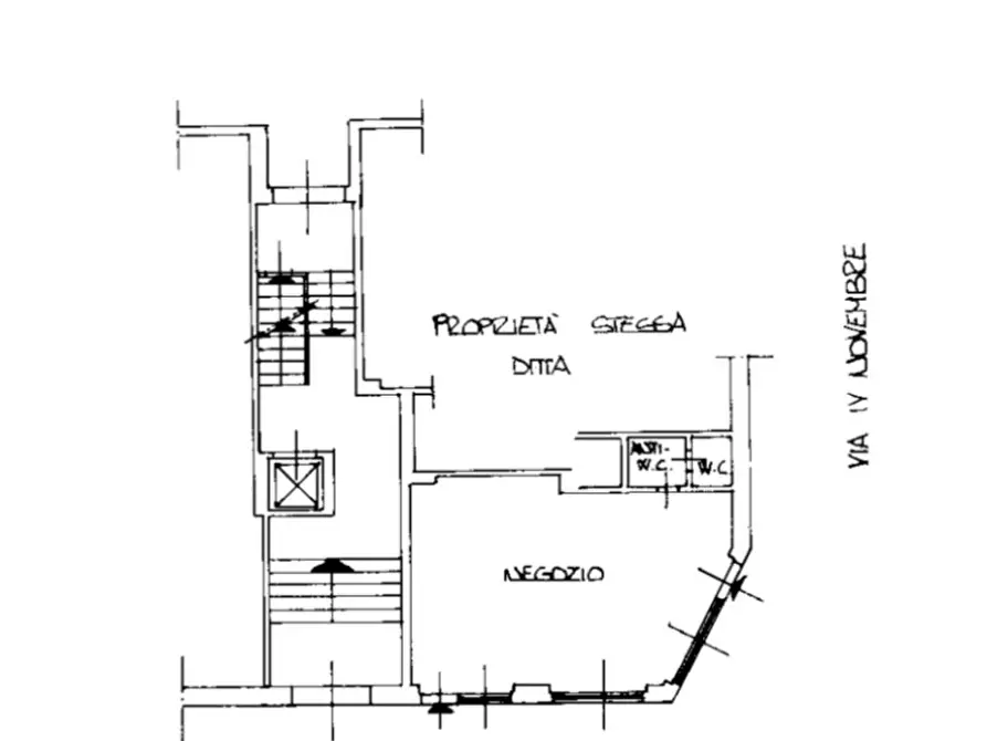 Immagine 21 di Locale commerciale in vendita  in vittorio veneto a Nichelino