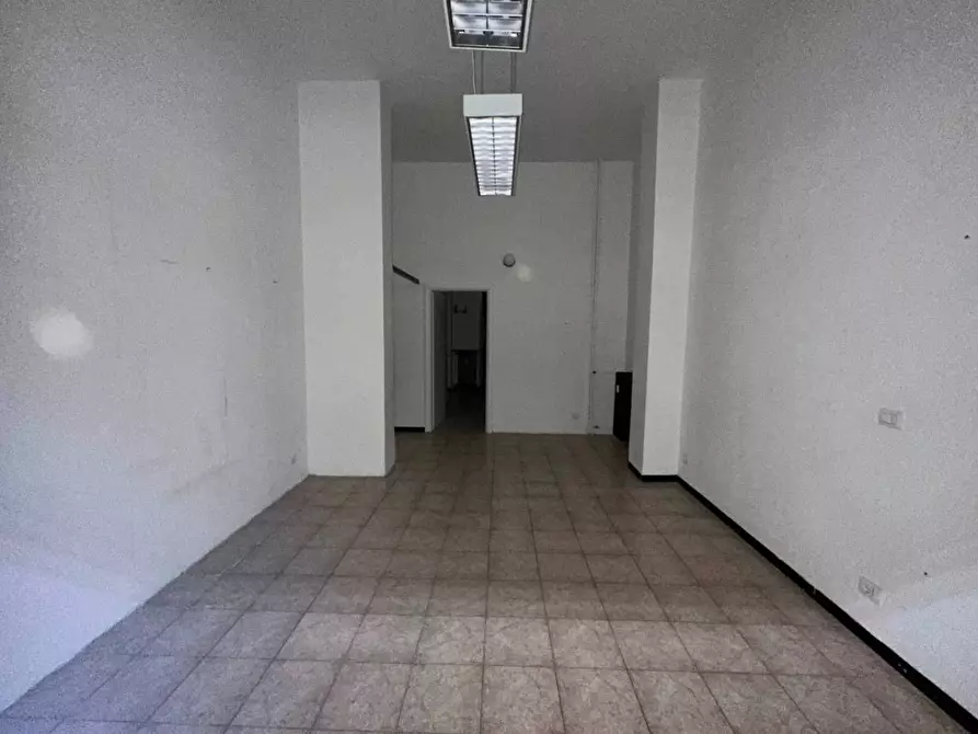 Immagine 5 di Locale commerciale in affitto  in Oslavia a Torino