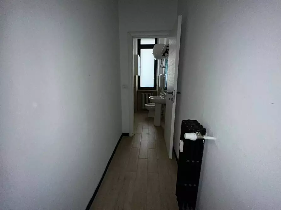 Immagine 6 di Locale commerciale in affitto  in Oslavia a Torino