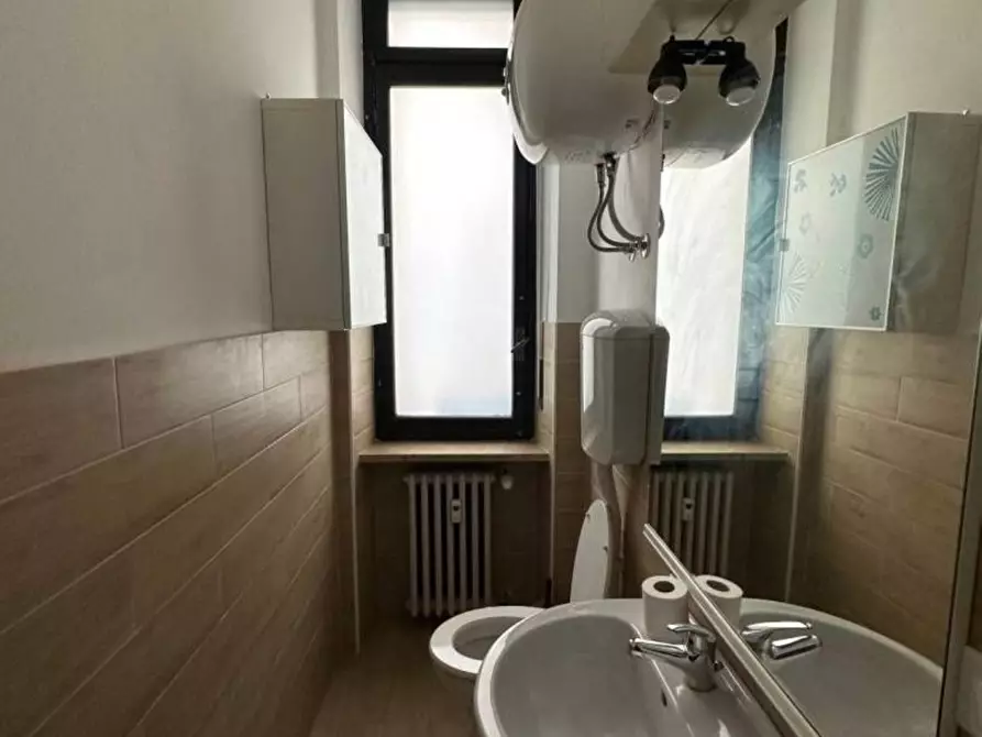 Immagine 8 di Locale commerciale in affitto  in Oslavia a Torino