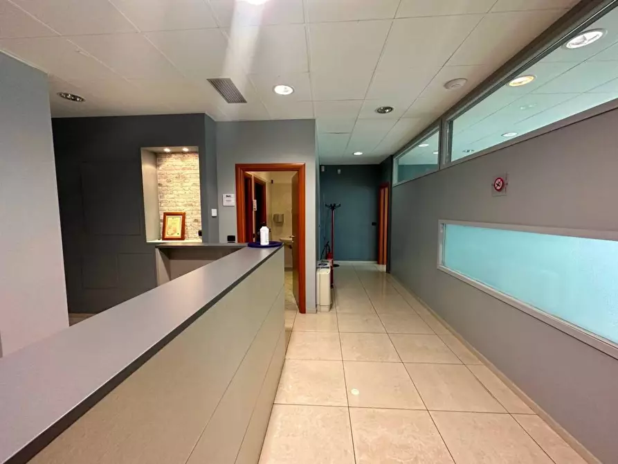 Immagine 8 di Ufficio in vendita  in Ippolito Nievo a Torino