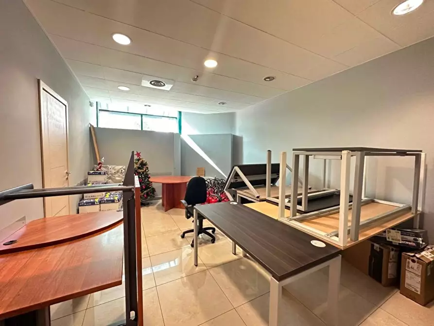 Immagine 12 di Ufficio in vendita  in Ippolito Nievo a Torino